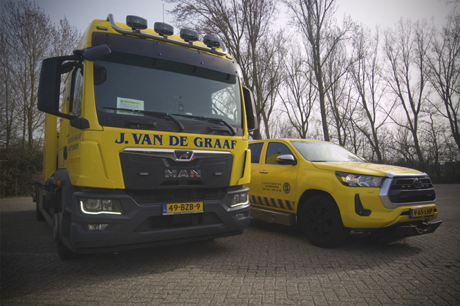 9174. TRUCK EN AUTO